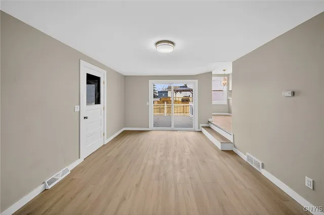 $289,900 | 4115 Poplar Drive, Clay, NY 13090