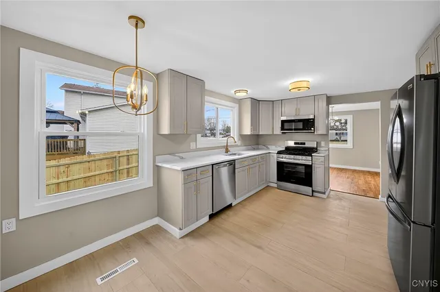 $289,900 | 4115 Poplar Drive, Clay, NY 13090