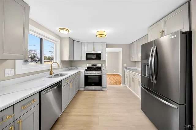 $289,900 | 4115 Poplar Drive, Clay, NY 13090