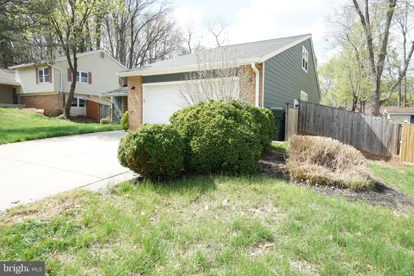 $3,900 | 322 Sugarland Run Drive, Sterling, VA 20164