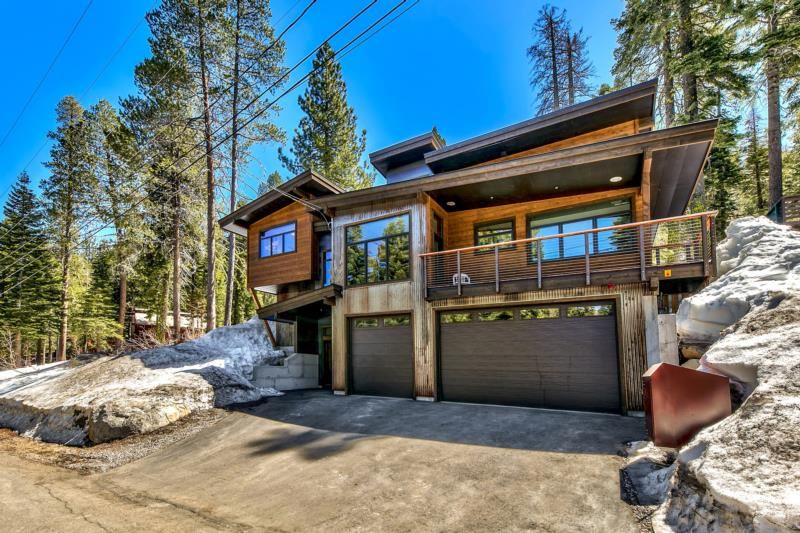 14591 Red Mountain Road Truckee, CA 96161 - Photo 2 of 21