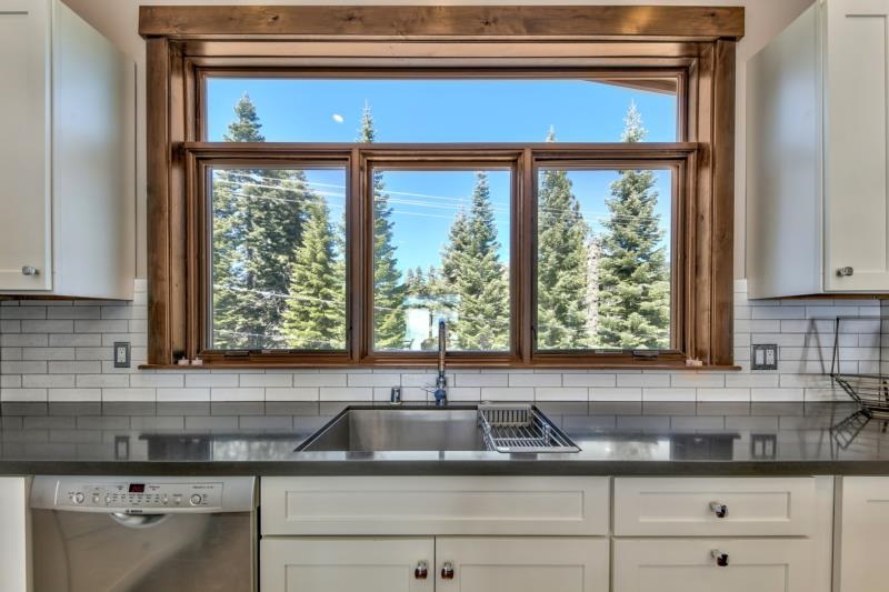 14591 Red Mountain Road Truckee, CA 96161 - Photo 6 of 21