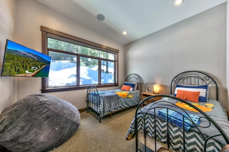 14591 Red Mountain Road Truckee, CA 96161 - Photo 7 of 21