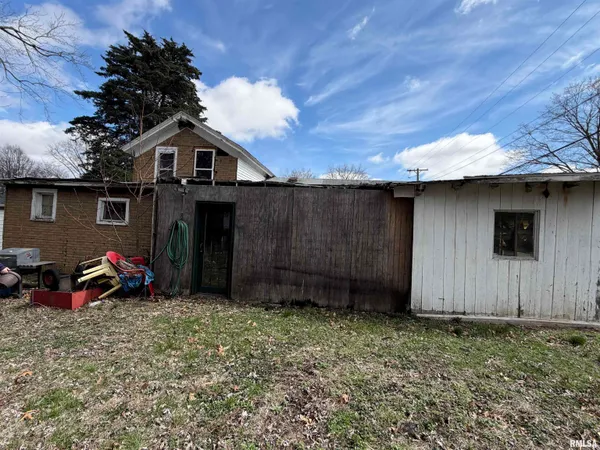 $20,000 | 621 South 9th Street, Petersburg, IL 62675