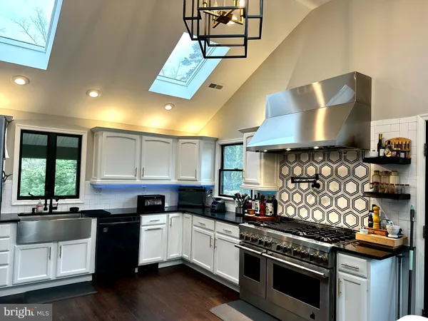 $987,990 | 6 Brookside Drive, Medford, NJ 08055