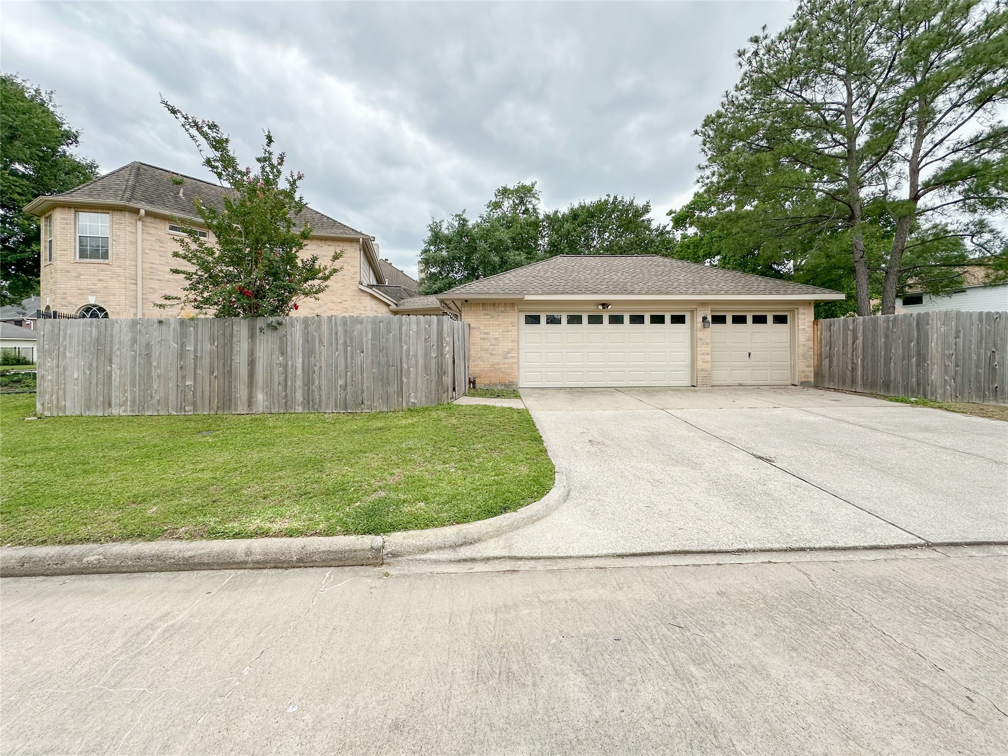 9402 Brentwood Lakes Circle Spring, TX 77379 - Photo 9 of 35