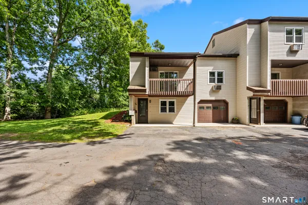 $225,000 | 23 Hart Place, Unit 1, Plainville, CT 06062