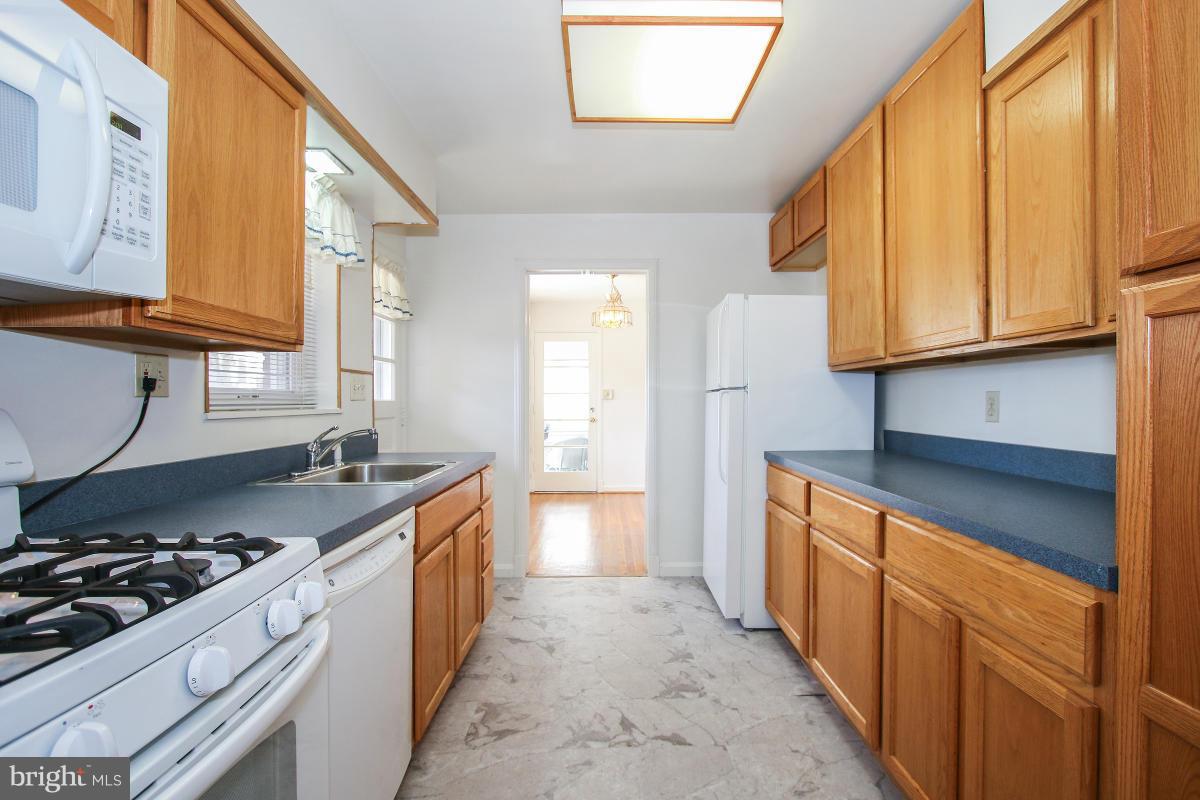 6104 River Road Bethesda, MD 20817 - Photo 13 of 30 Kitchen