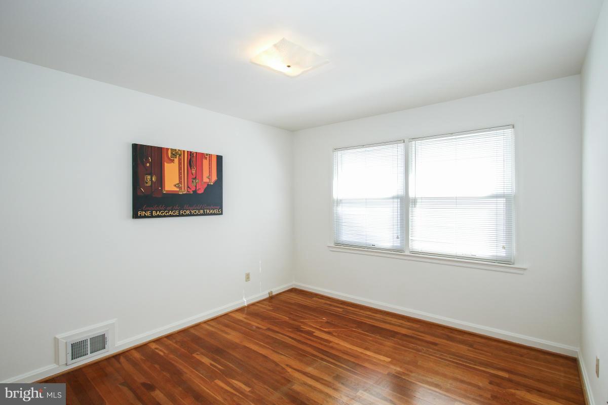 6104 River Road Bethesda, MD 20817 - Photo 22 of 30 Bedroom