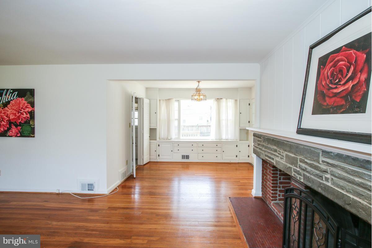 6104 River Road Bethesda, MD 20817 - Photo 9 of 30 Family Room