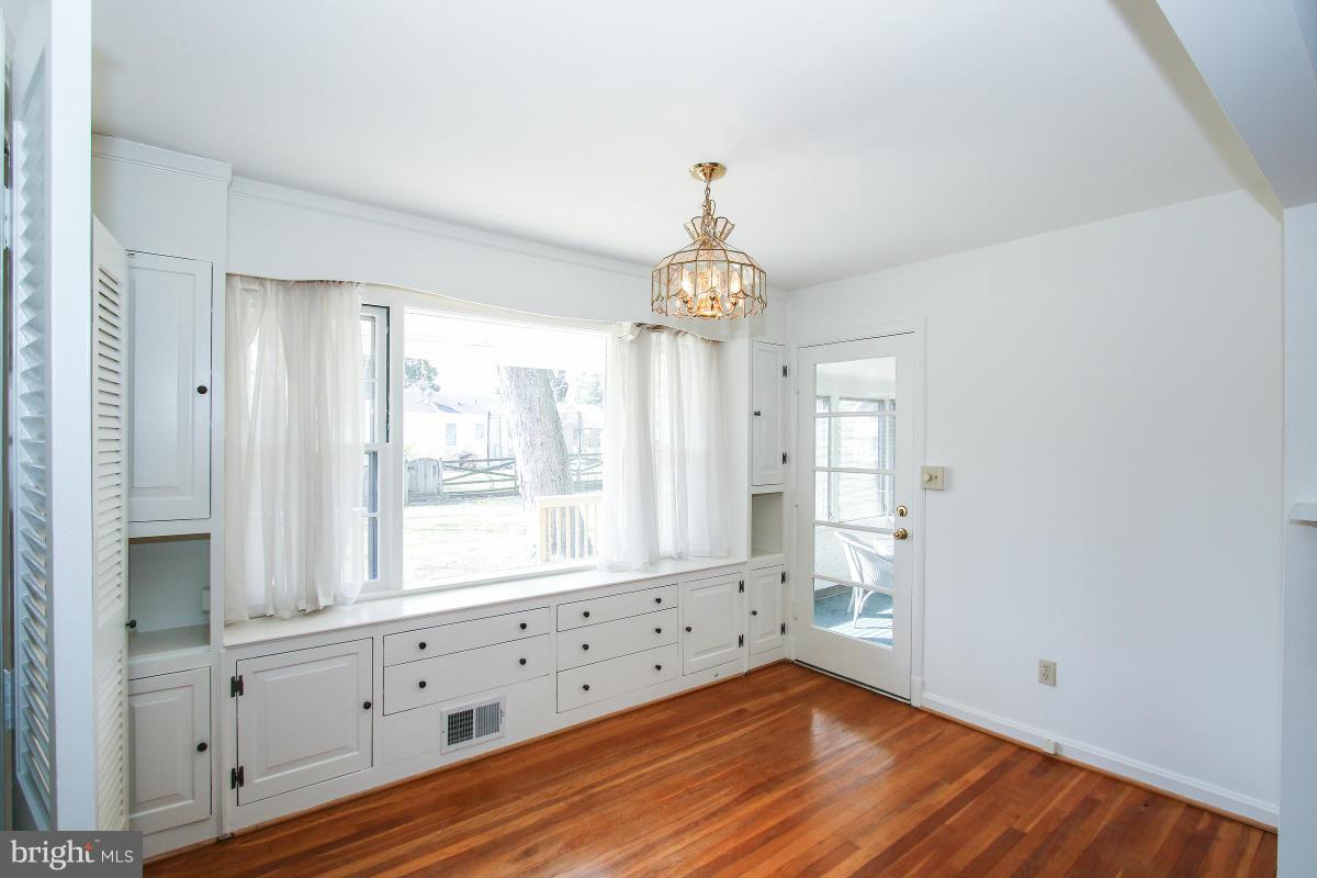 6104 River Road Bethesda, MD 20817 - Photo 10 of 30 Dining Room