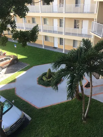 $2,600 | 6930 Northwest 179th Street, Unit 3078, Hialeah, FL 33015
