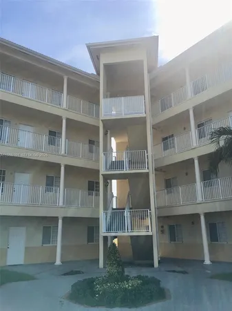$2,600 | 6930 Northwest 179th Street, Unit 3078, Hialeah, FL 33015
