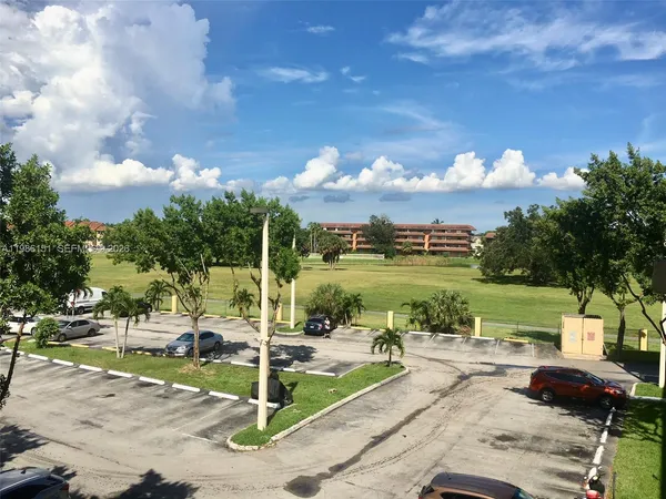 $2,600 | 6930 Northwest 179th Street, Unit 3078, Hialeah, FL 33015