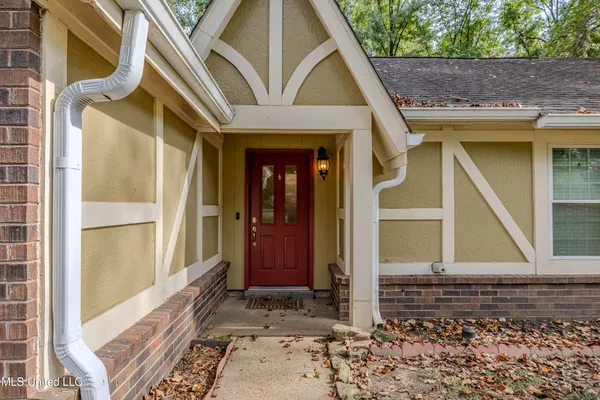 $260,000 | 113 Brookside Drive, Senatobia, MS 38668