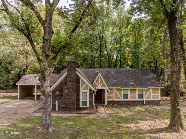 $260,000 | 113 Brookside Drive, Senatobia, MS 38668