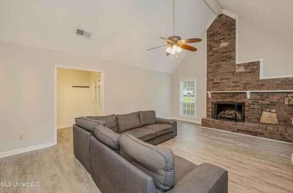 $260,000 | 113 Brookside Drive, Senatobia, MS 38668