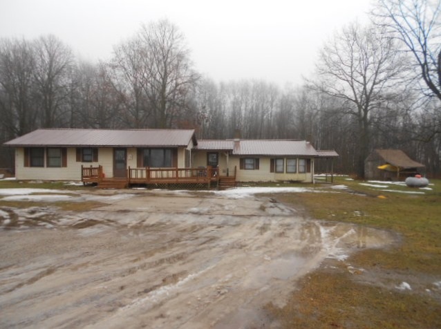 2455 South Pingree Road Ithaca, MI 48847 - Photo 19 of 22 1842197-18.JPG