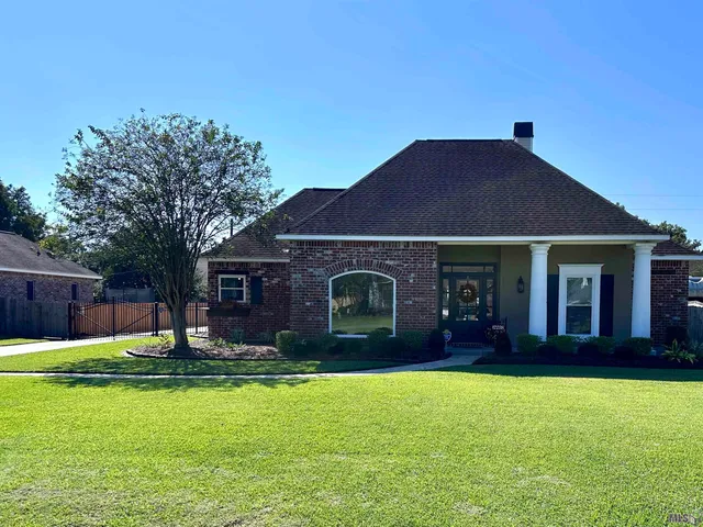 $315,000 | 12238 South Milstead Place, Baton Rouge, LA 70818