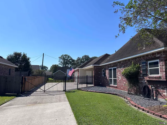 $315,000 | 12238 South Milstead Place, Baton Rouge, LA 70818