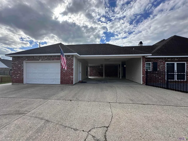 $315,000 | 12238 South Milstead Place, Baton Rouge, LA 70818