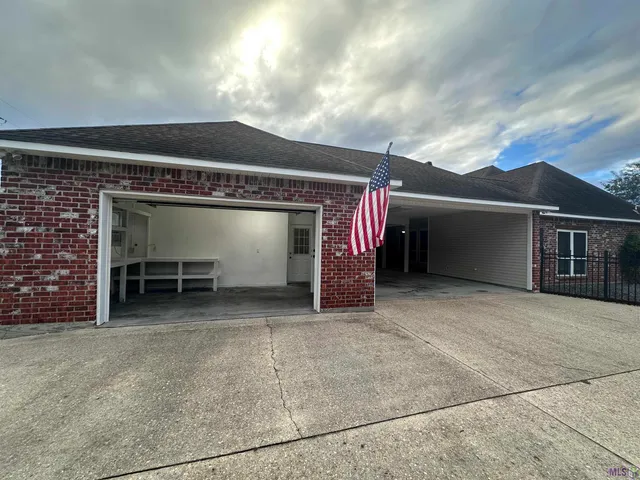 $315,000 | 12238 South Milstead Place, Baton Rouge, LA 70818