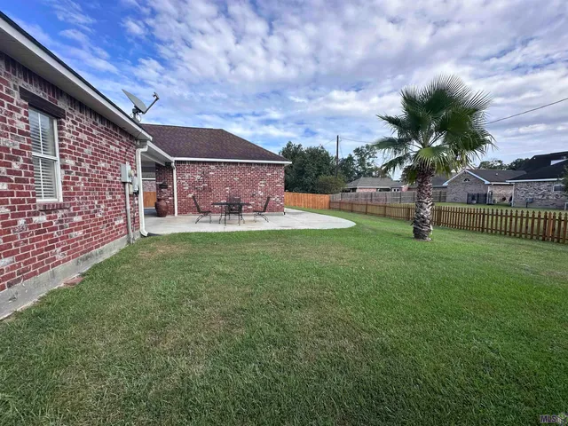 $315,000 | 12238 South Milstead Place, Baton Rouge, LA 70818