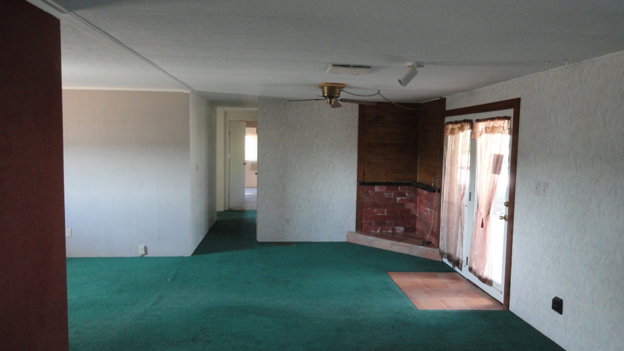 472 North Acacia Road Apache Junction, AZ 85119 - Photo 3 of 8 Family Room