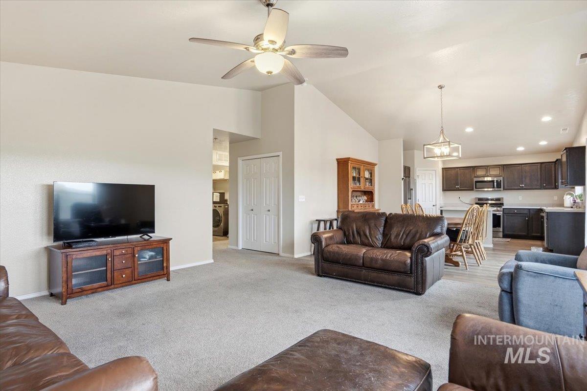 16610 Corrine Avenue Caldwell, ID 83607 - Photo 5 of 31