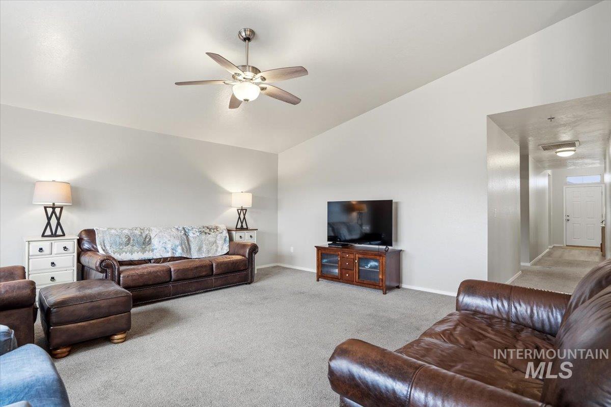 16610 Corrine Avenue Caldwell, ID 83607 - Photo 6 of 31