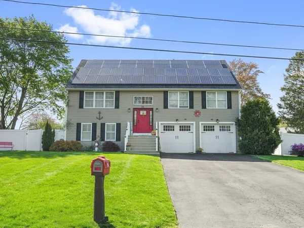 $639,900 | 26 South Wheaton Avenue, Seekonk, MA 02771