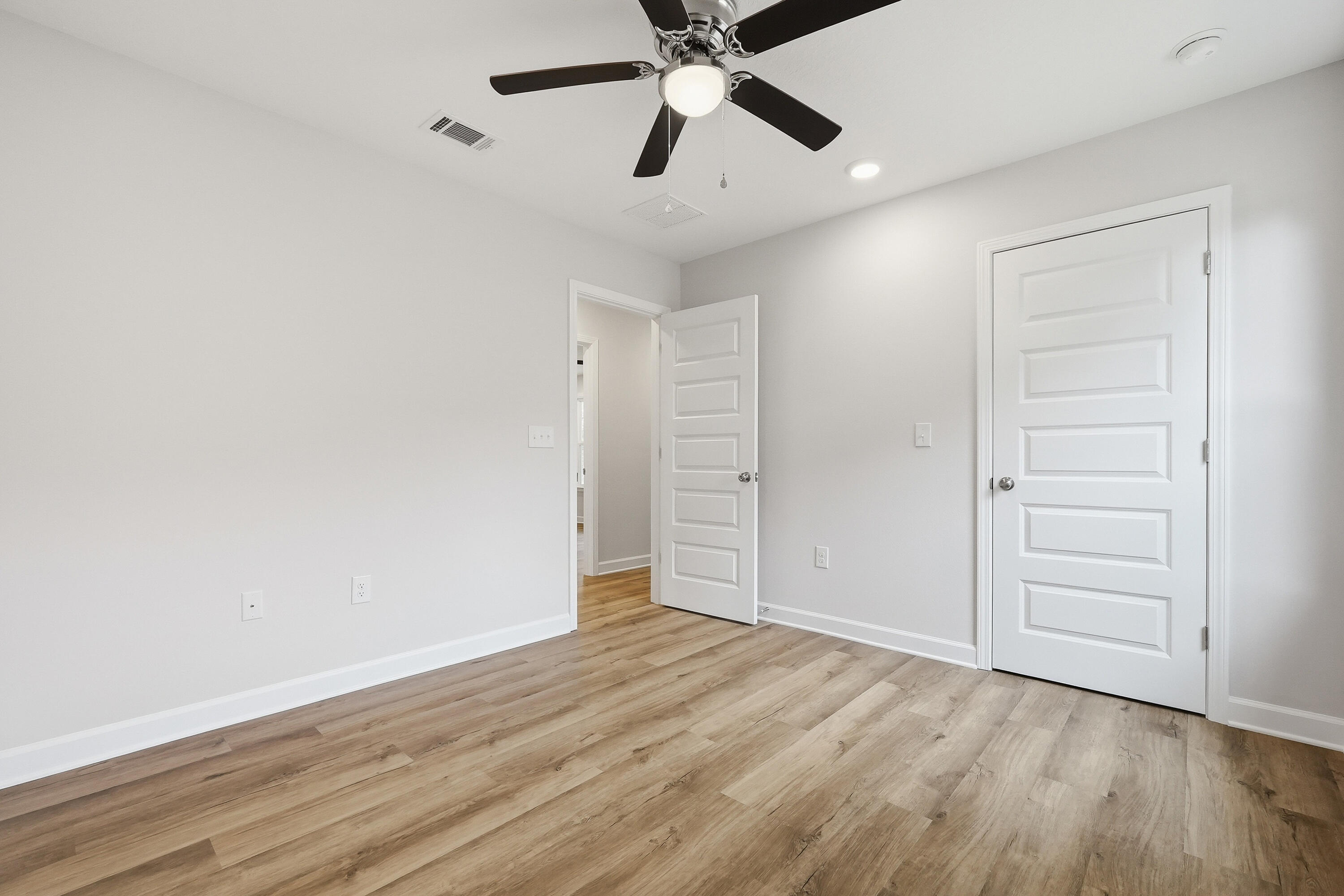 665 Lee Avenue Crestview, FL 32539 - Photo 13 of 17 1