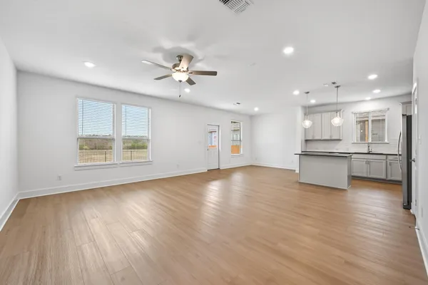 $2,395 | 433 Bristlecone Bend, Liberty Hill, TX 78642