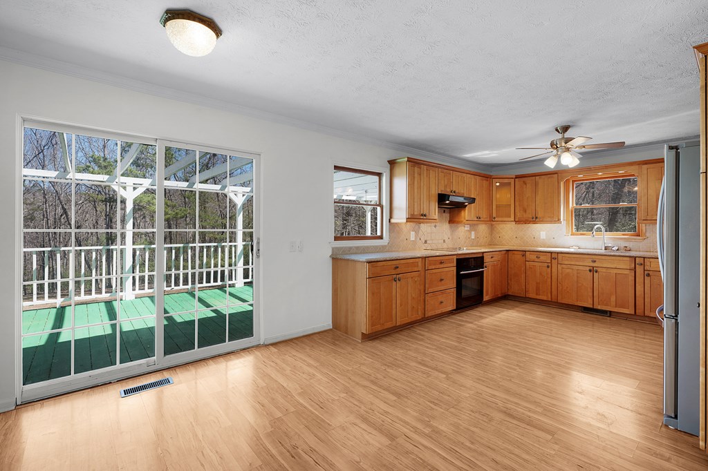 598 Kelso Road Jasper, GA 30143 - Photo 14 of 44 Open sunny deck