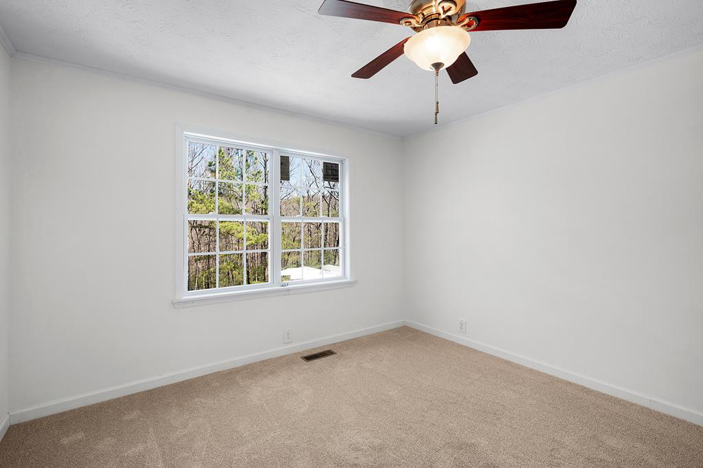 598 Kelso Road Jasper, GA 30143 - Photo 25 of 44 guest bath