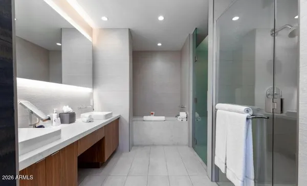 $1,250,000 | 5455 East Lincoln Drive, Unit 2001, Paradise Valley, AZ 85253