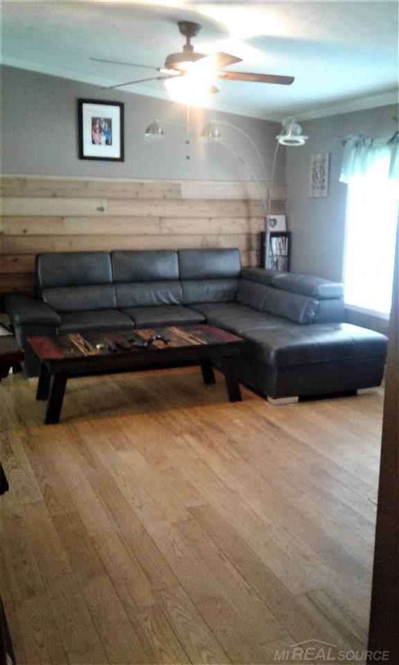 1038 Minnesota Road Port Huron, MI 48060 - Photo 6 of 15 31323800-5.JPG