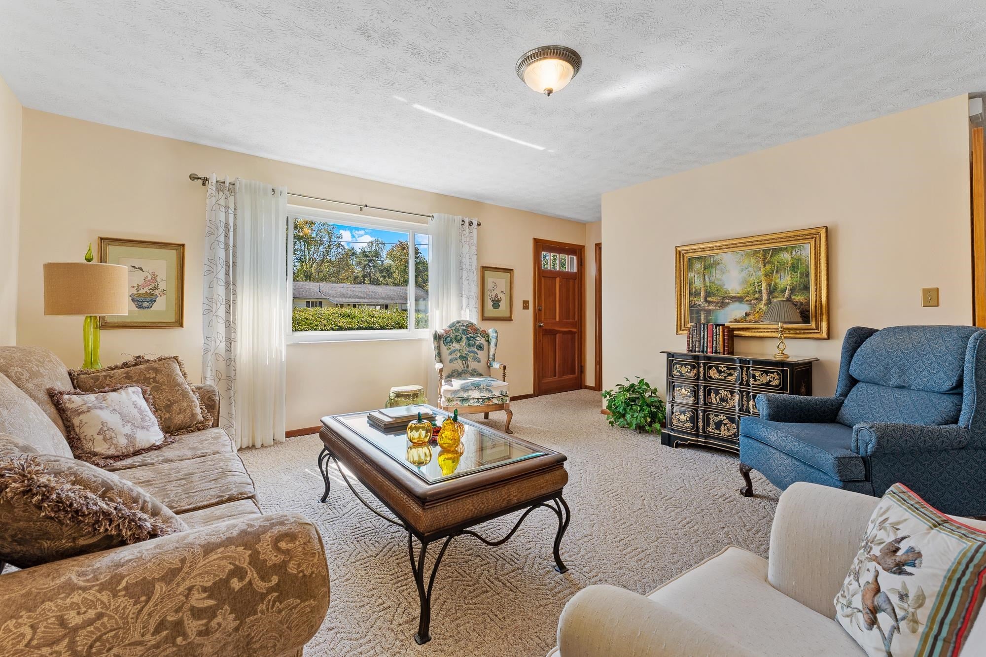 301 Deer Spring Lane Milton, WV 25541 - Photo 3 of 24 Gallery Image 3