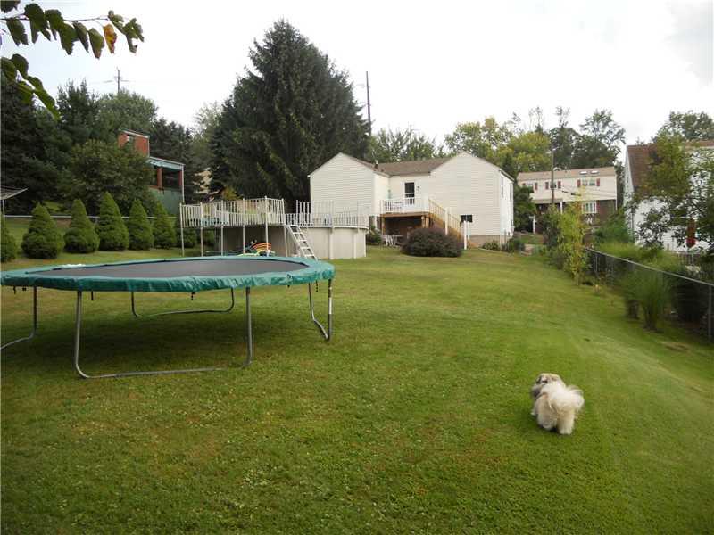 1251 Rinaldi Street Verona, PA 15147 - Photo 11 of 14 Yard/Garden.