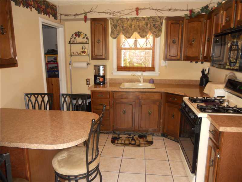 1251 Rinaldi Street Verona, PA 15147 - Photo 3 of 14 Kitchen.