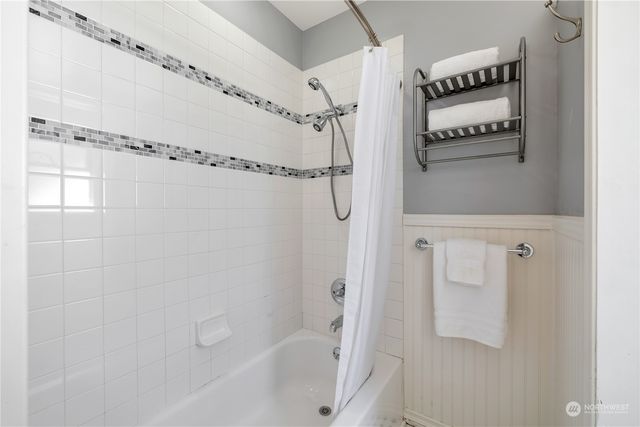 $1,075,000 | 2548 57th Avenue Southwest, Seattle, WA 98116