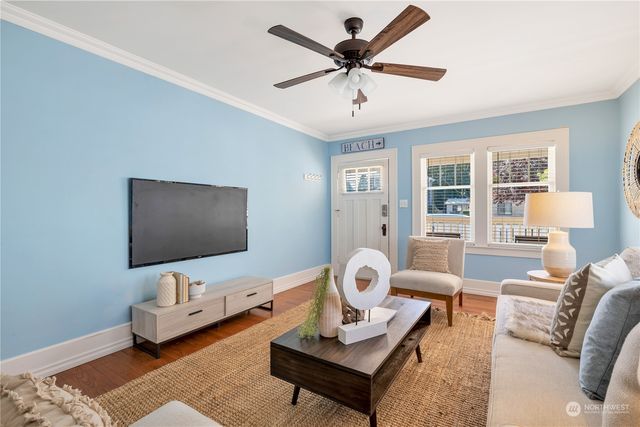 $1,075,000 | 2548 57th Avenue Southwest, Seattle, WA 98116