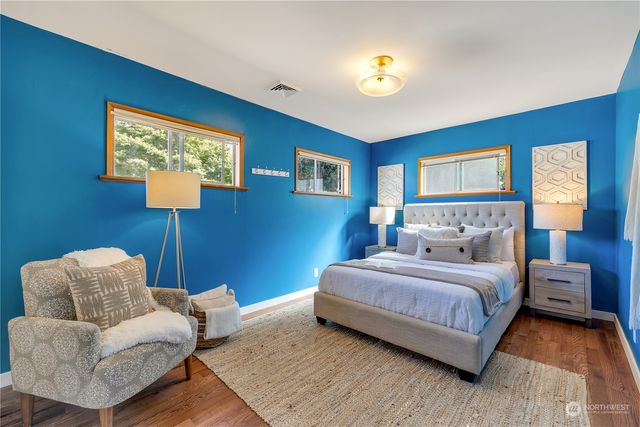 $1,075,000 | 2548 57th Avenue Southwest, Seattle, WA 98116