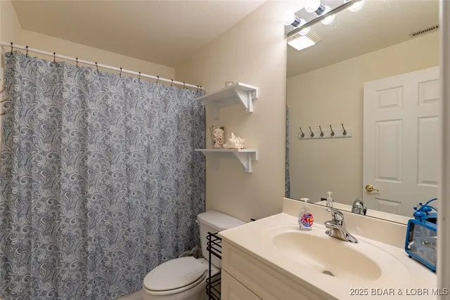 $450,000 | 5183 Vicus Castri, Osage Beach, MO 65065