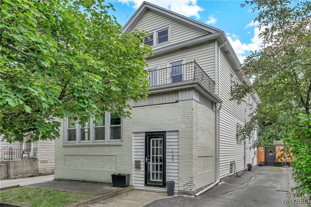 135 Hartwell Road Buffalo, NY 14216 - Photo 1 of 1 Gallery Image 1