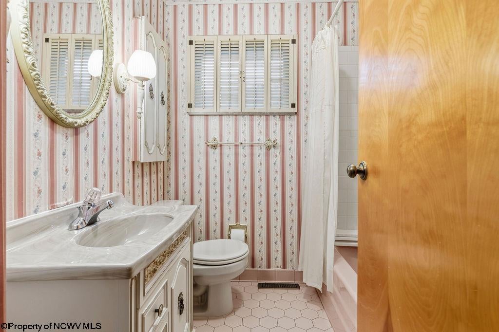 1804 Pleasant Valley Road Fairmont, WV 26554 - Photo 27 of 49 Gallery Image 27
