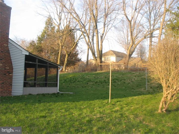 535 Cabot Drive Hockessin, DE 19707 - Photo 2 of 25 Exterior Back