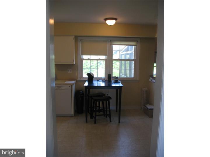 535 Cabot Drive Hockessin, DE 19707 - Photo 12 of 25 Kitchen