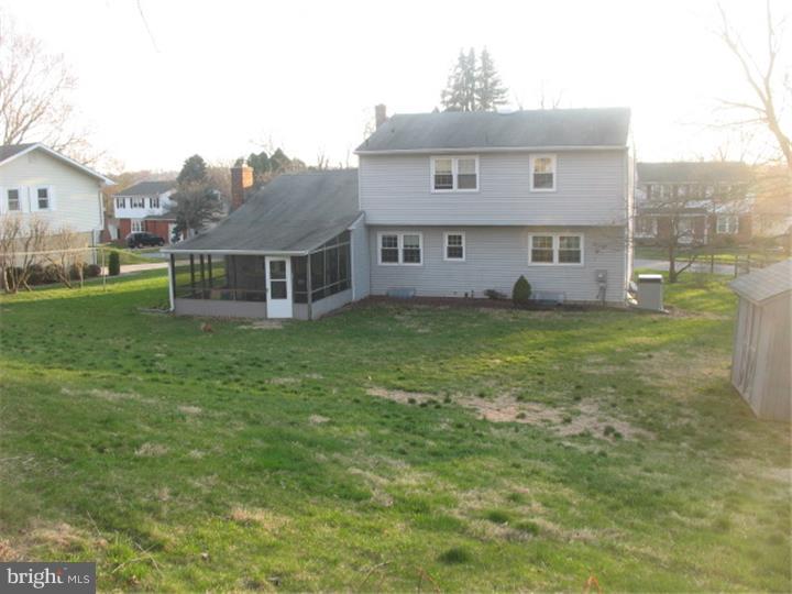 535 Cabot Drive Hockessin, DE 19707 - Photo 4 of 25 Exterior Back