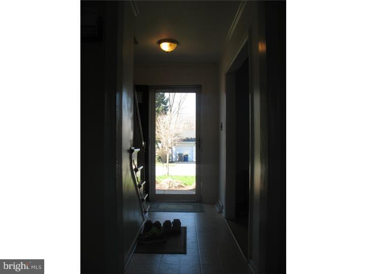 535 Cabot Drive Hockessin, DE 19707 - Photo 5 of 25 Hallway